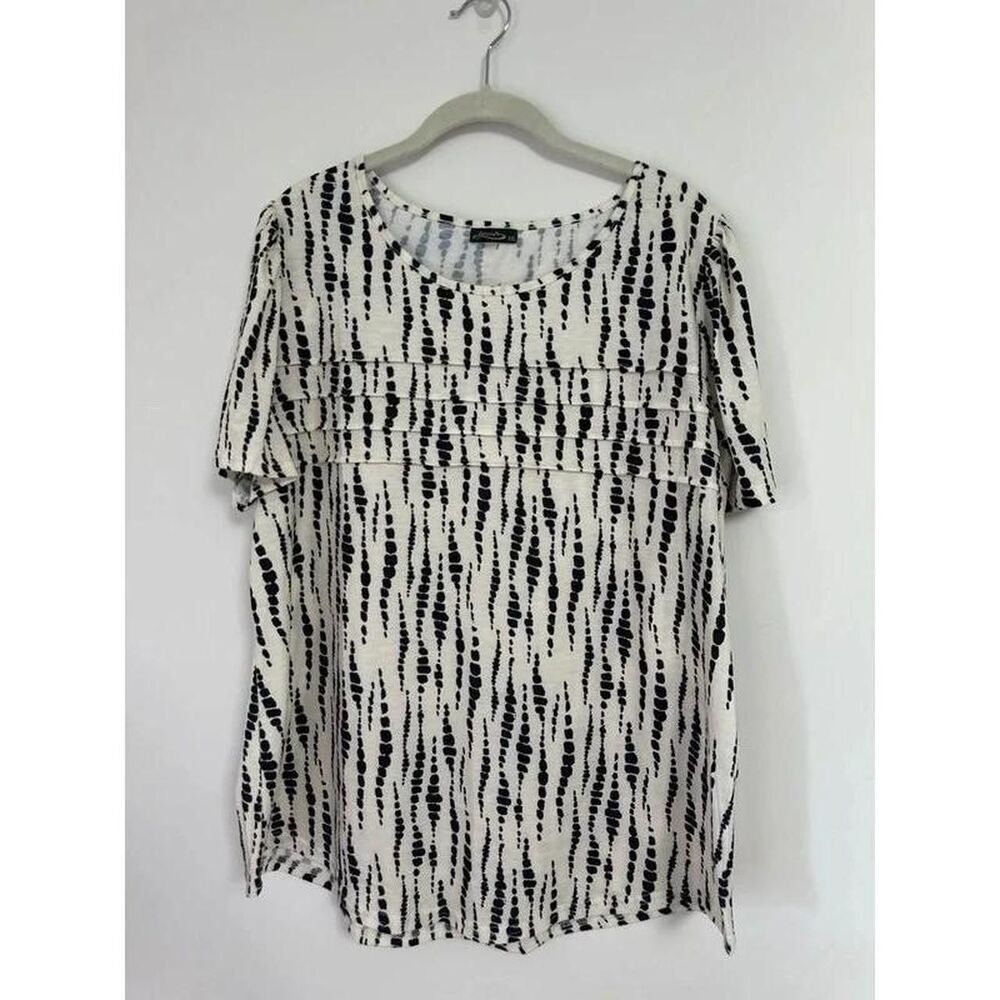 Unbranded Women's Black and White Blouse